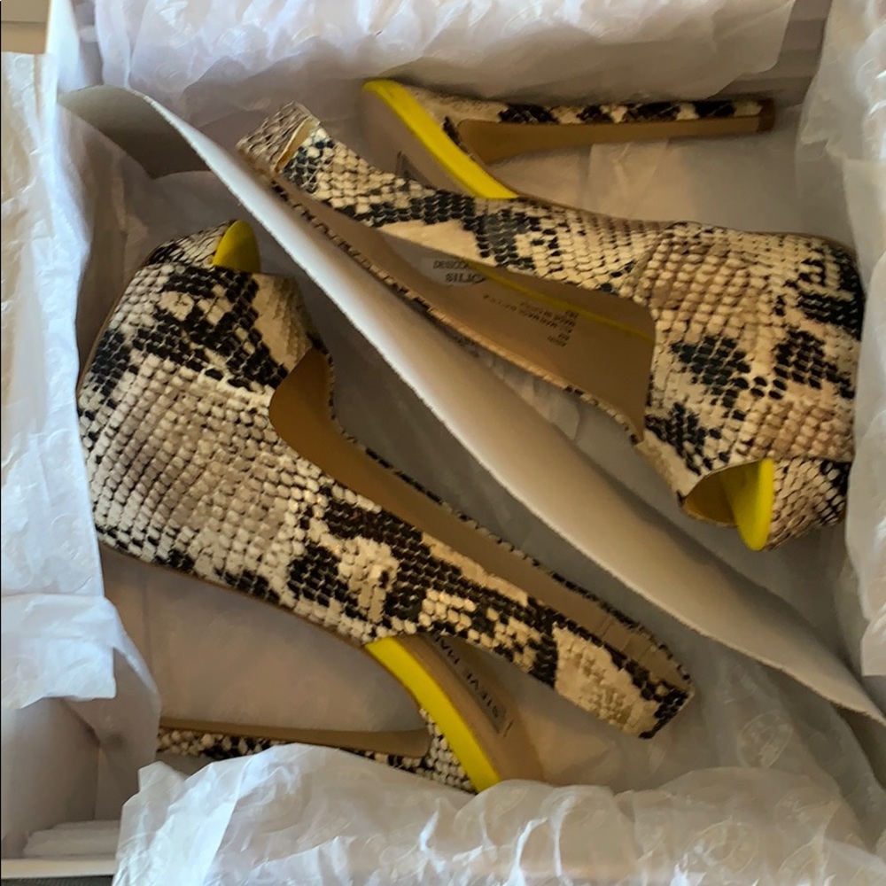 Women’s Steve Madden Heels size 6